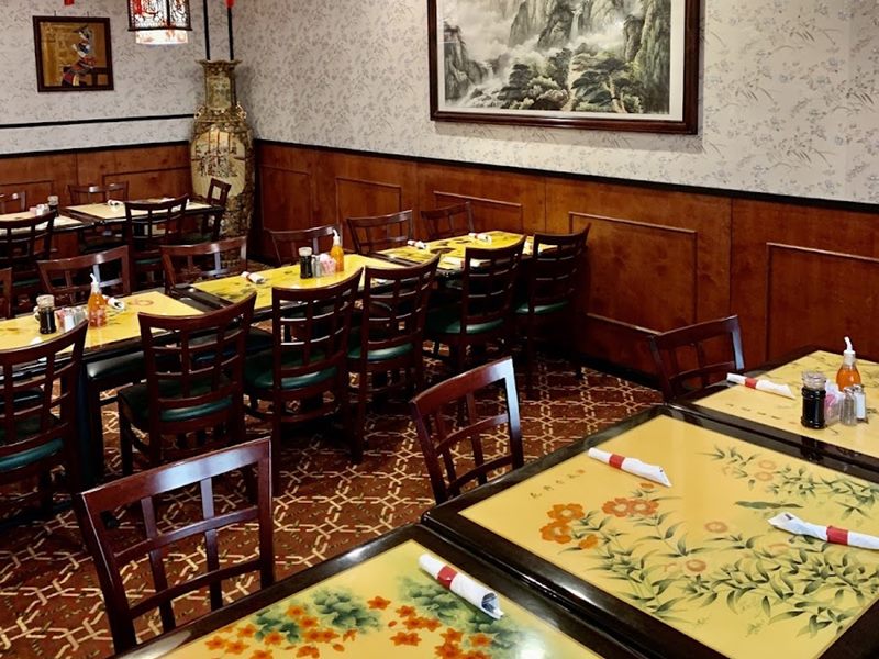 Wing Lee Chinese Restaurant interior